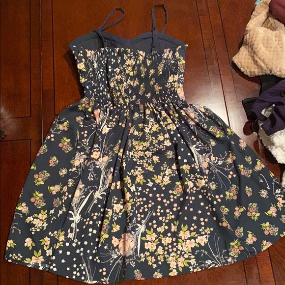 Flower dress - Picture 4 of 6